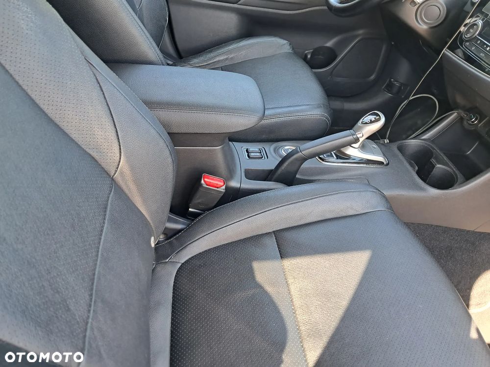 Mitsubishi Outlander Intense + - 5