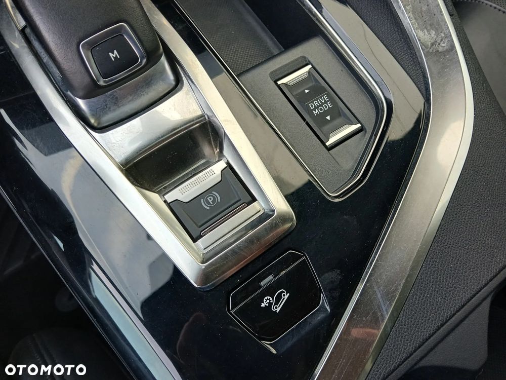 Peugeot 5008 1.6 PureTech GT S&S EAT8 - 26