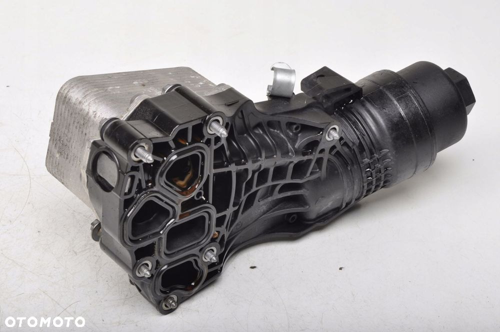 BMW X1 F48 PODSTAWA OBUDOWA FILTRA OLEJU  85812S01  85804S01 - 3