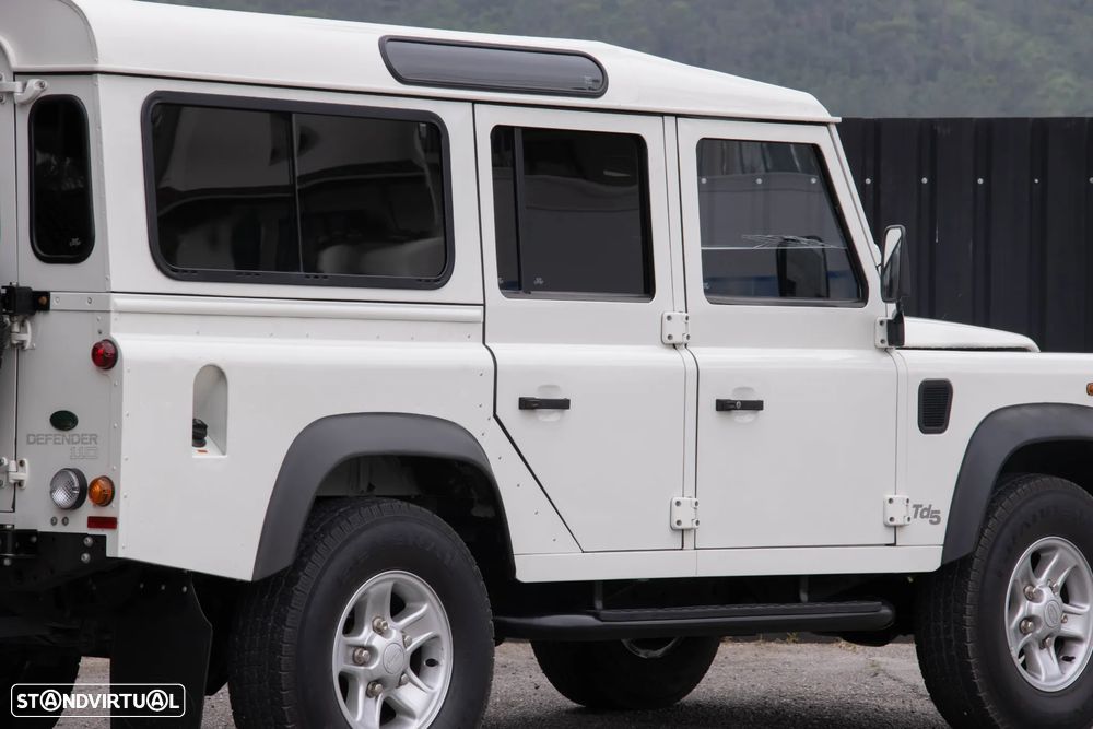 Land Rover Defender 110 2.5 Td5 E - 16
