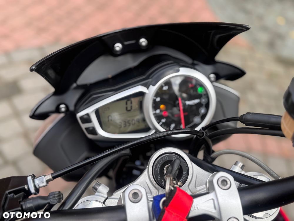 Triumph Street Triple - 27