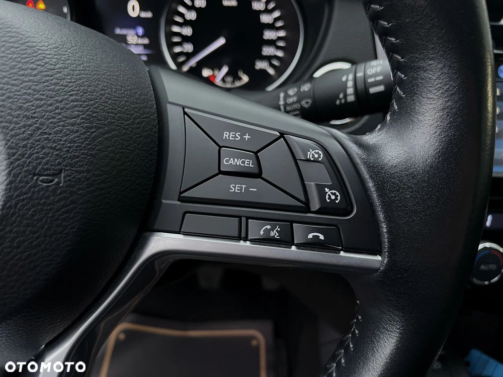 Nissan Qashqai 1.2 DIG-T N-Connecta EU6 - 25