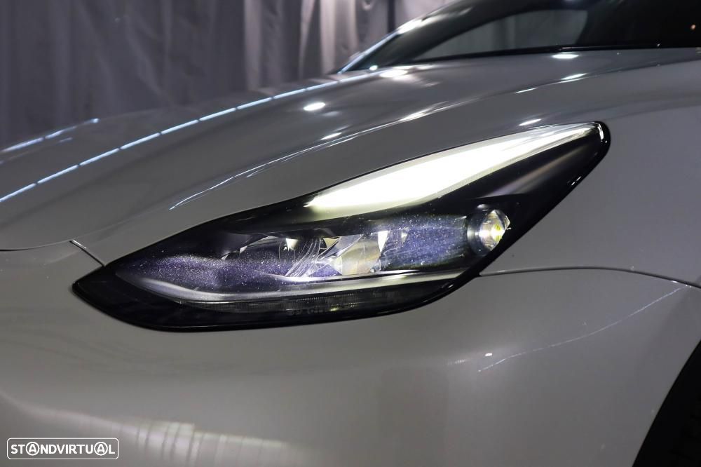 Tesla Model Y Performance Dual Motor AWD - 25