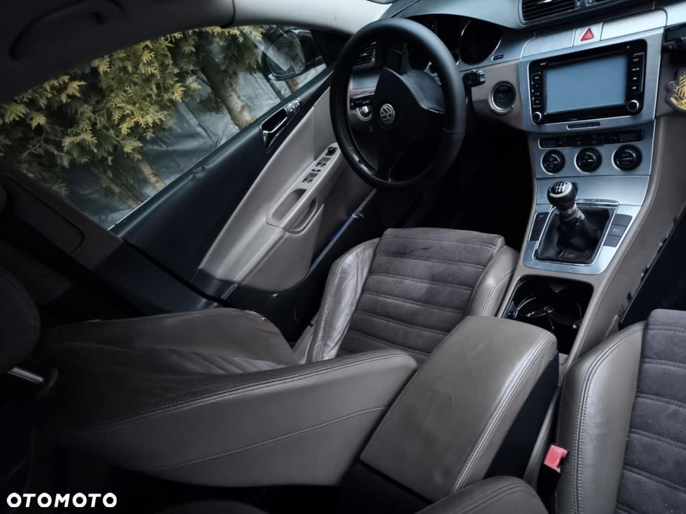 Volkswagen Passat 2.0 FSI Individual - 5