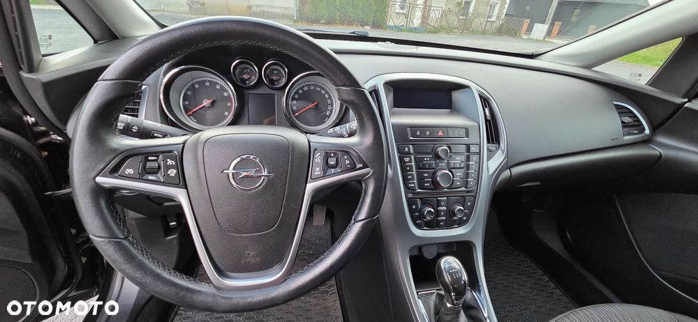 Opel Astra 1.4 Turbo Exklusiv - 30