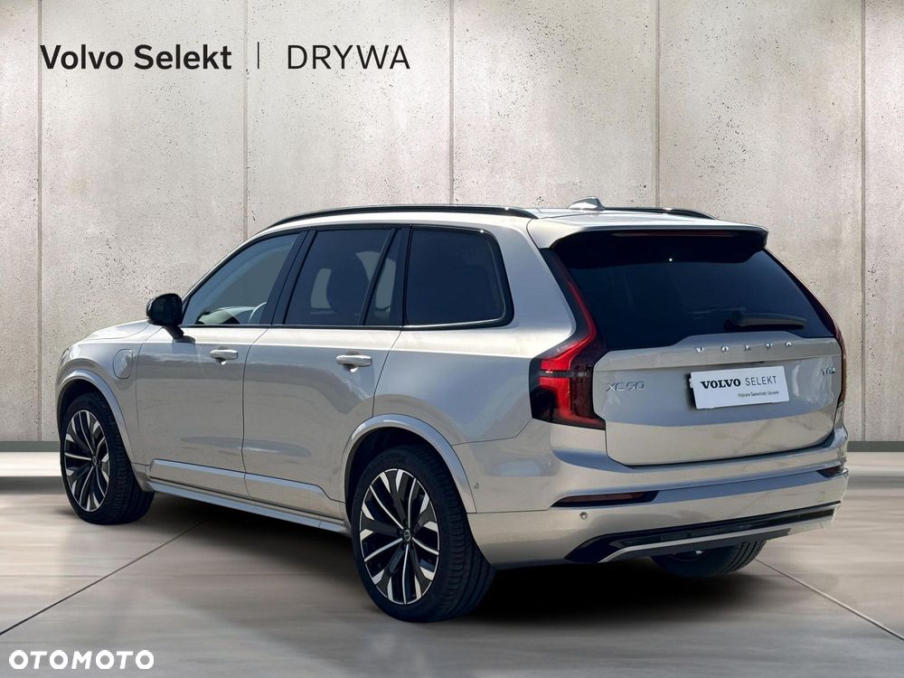 Volvo XC 90 T8 AWD Plug-In Hybrid Ultra Dark 7os - 4