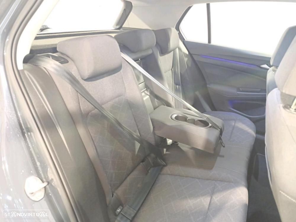 VW Golf 2.0 TDI Conceptline - 5