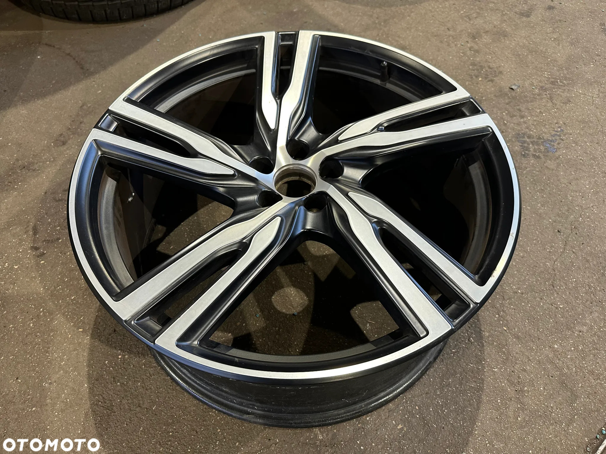 FELGA ALU VOLVO XC90 22 9J ET38,5 31406715 R-DESIGN - 3
