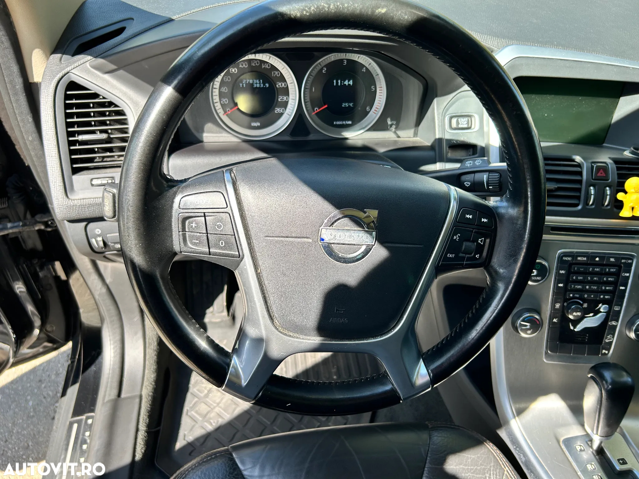 Volvo XC 60 2.4D AWD Aut. - 12