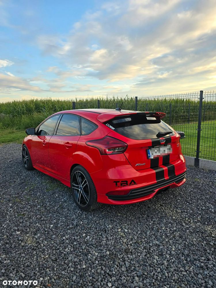 Ford Focus ST - 5