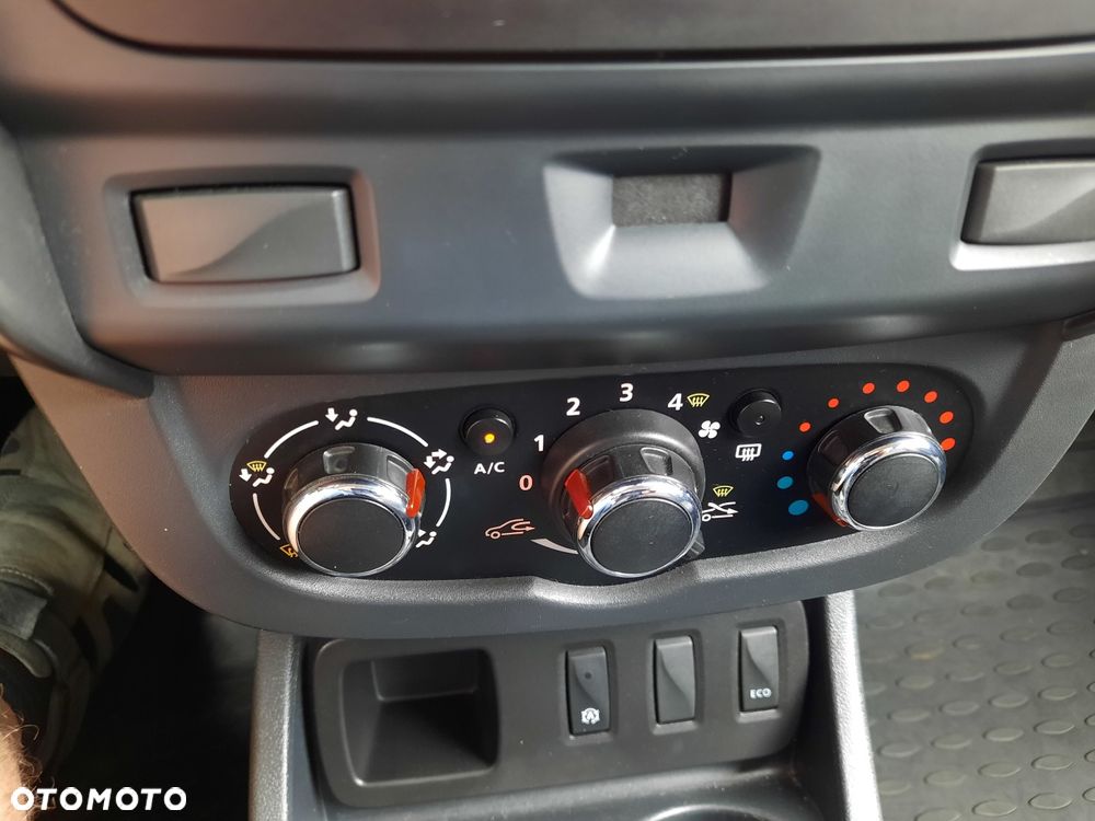 Dacia Duster 1.6 SCe Laureate S&S - 31