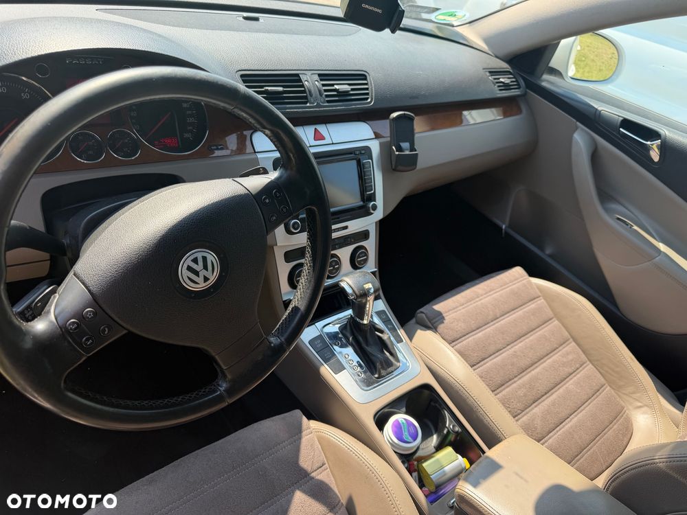Volkswagen Passat - 8
