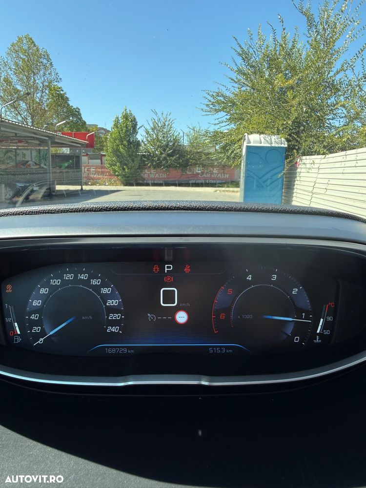 Peugeot 5008 - 8