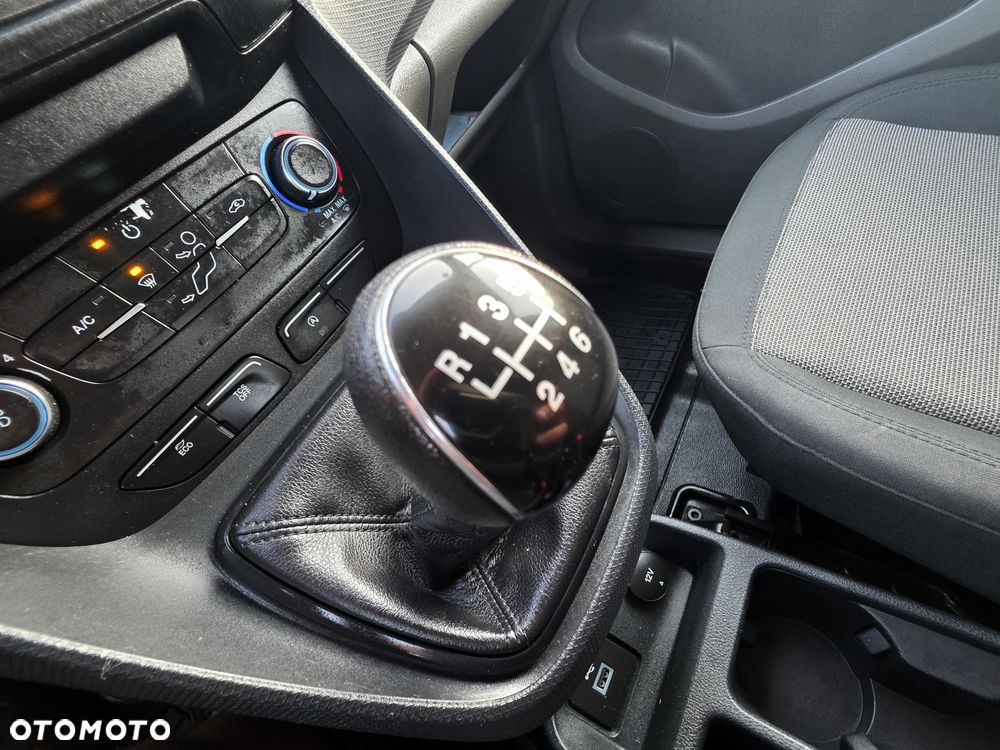 Ford Transit Connect - 22