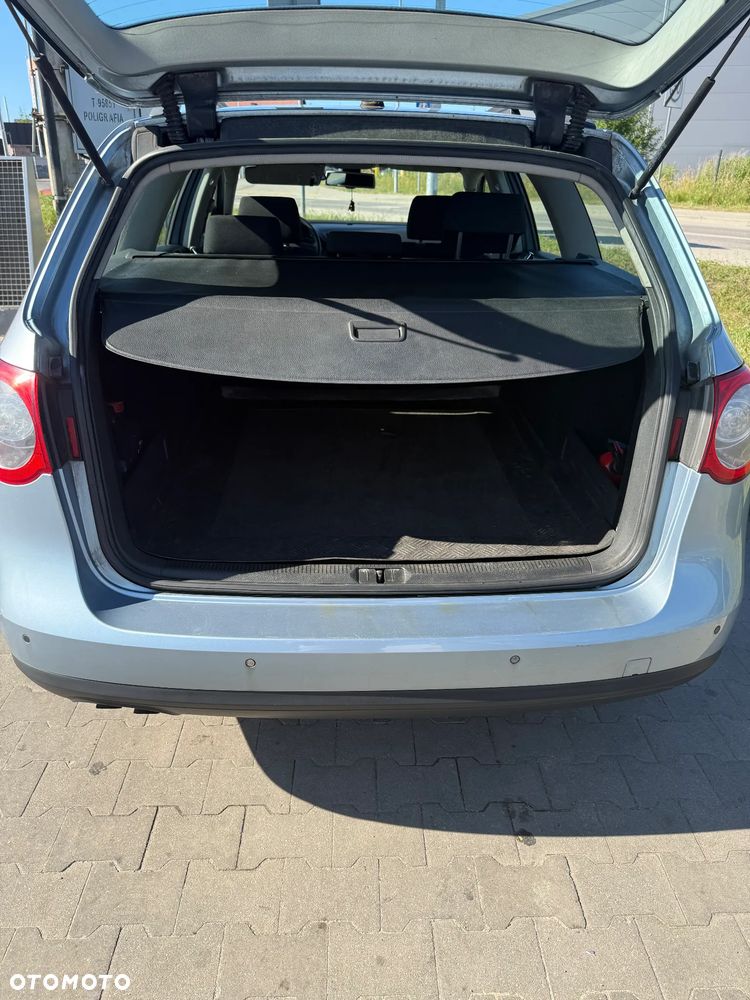 Volkswagen Passat 1.9 TDI Trendline - 22