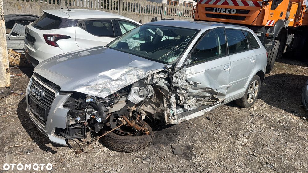 Audi A3 Sportback 1.6 Ambiente - 4