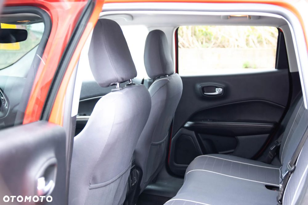 Jeep Compass - 12