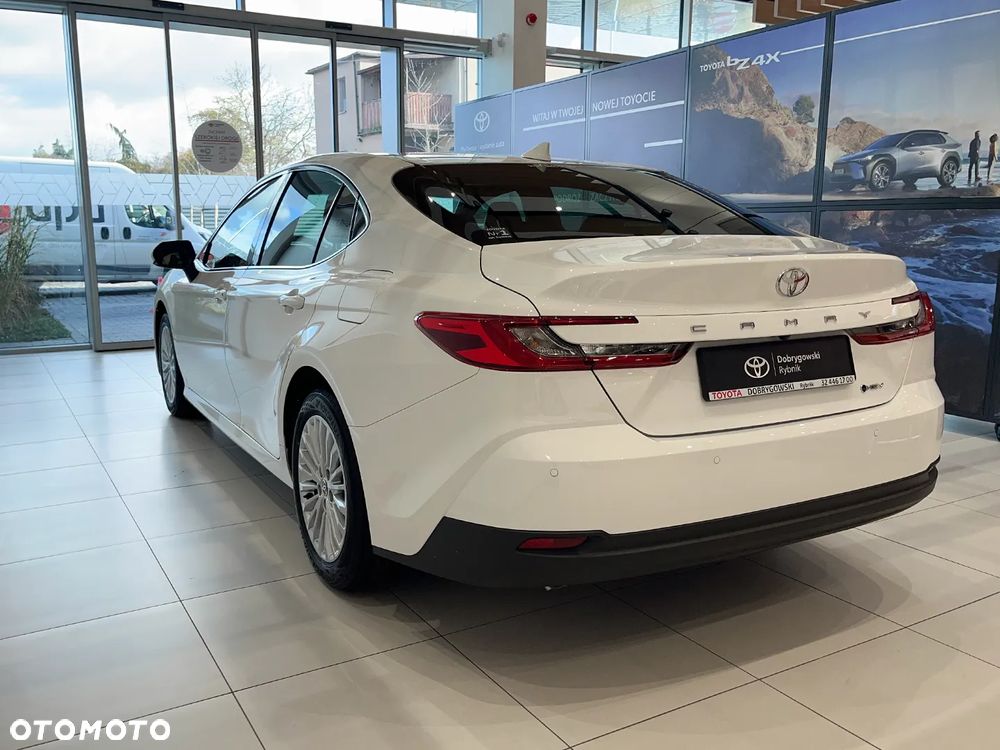 Toyota Camry 2.5 Hybrid Dynamic Force Comfort e-CVT - 4