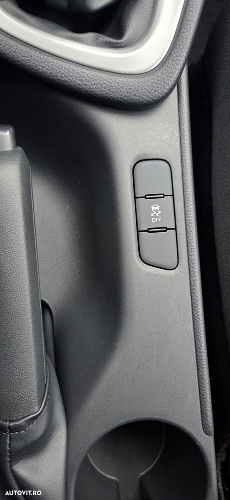 Toyota Yaris 1.5 L Dynamic - 19