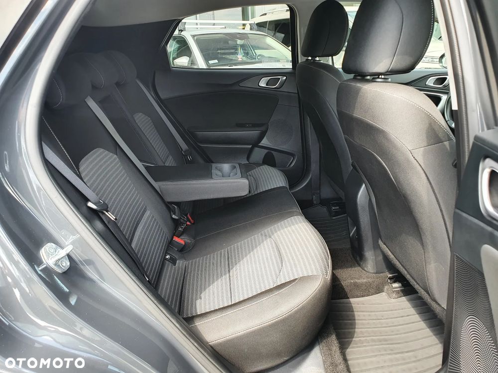 Kia XCeed 1.5 T-GDI M - 25
