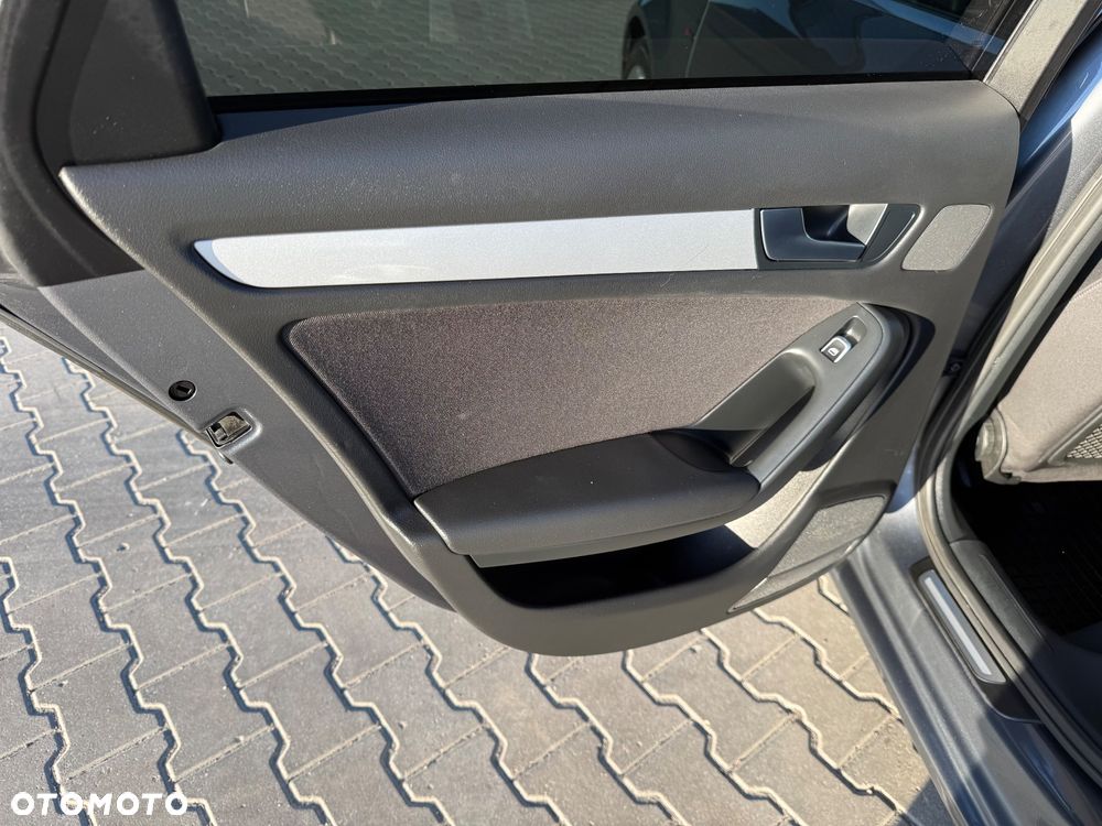 Audi A4 Avant 2.0 TDI DPF clean diesel S line Sportpaket - 20