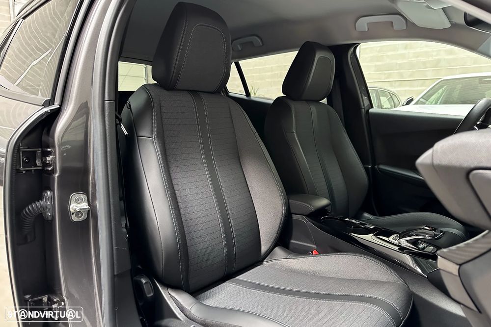 Peugeot 2008 PureTech 130 EAT8 Allure Pack - 11