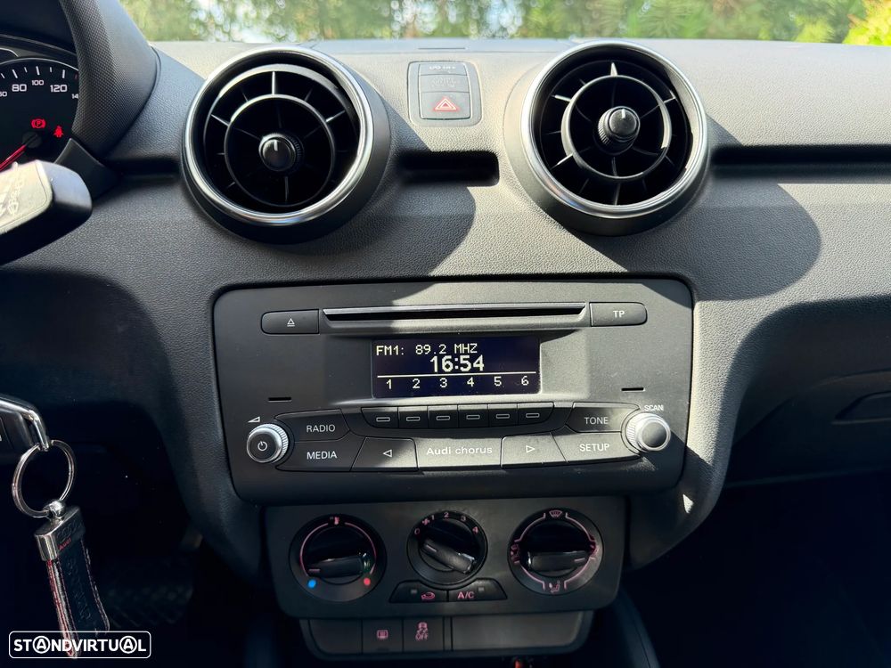 Audi A1 Sportback 1.6 TDI S tronic - 14