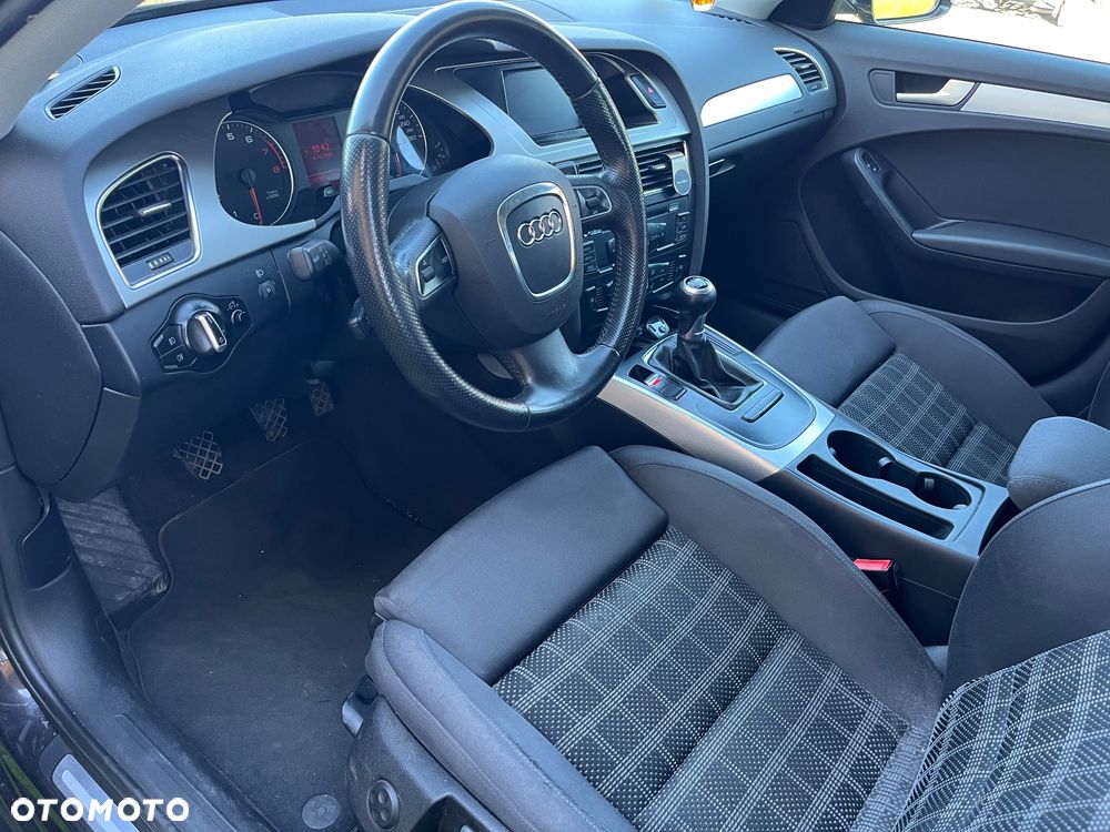 Audi A4 Limousine - 6