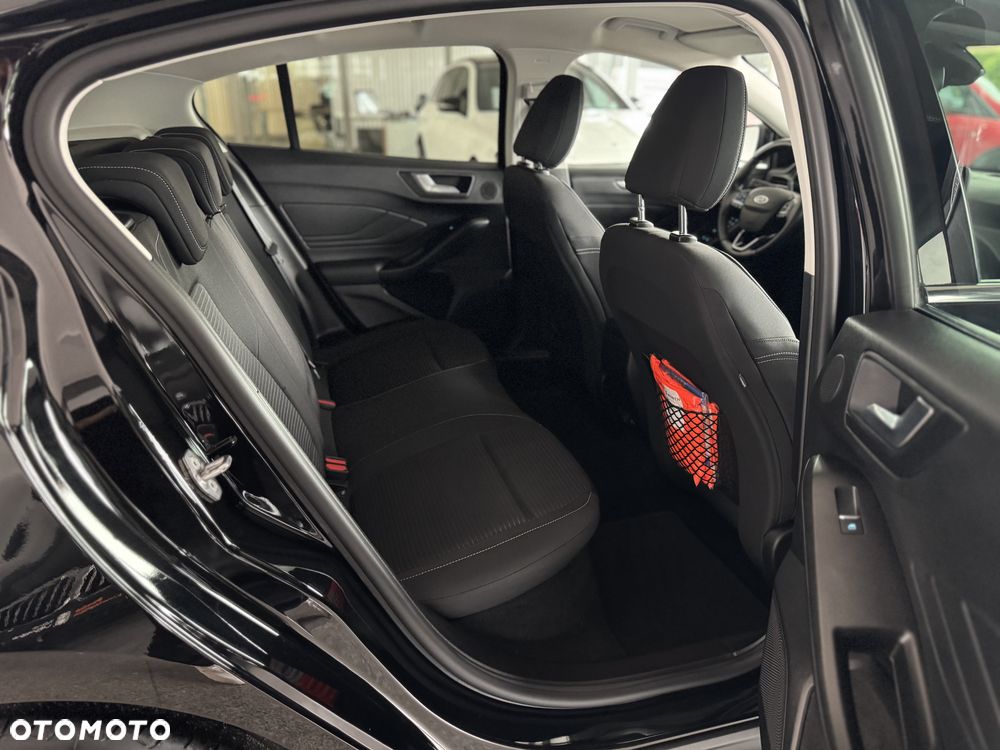 Ford Focus - 33