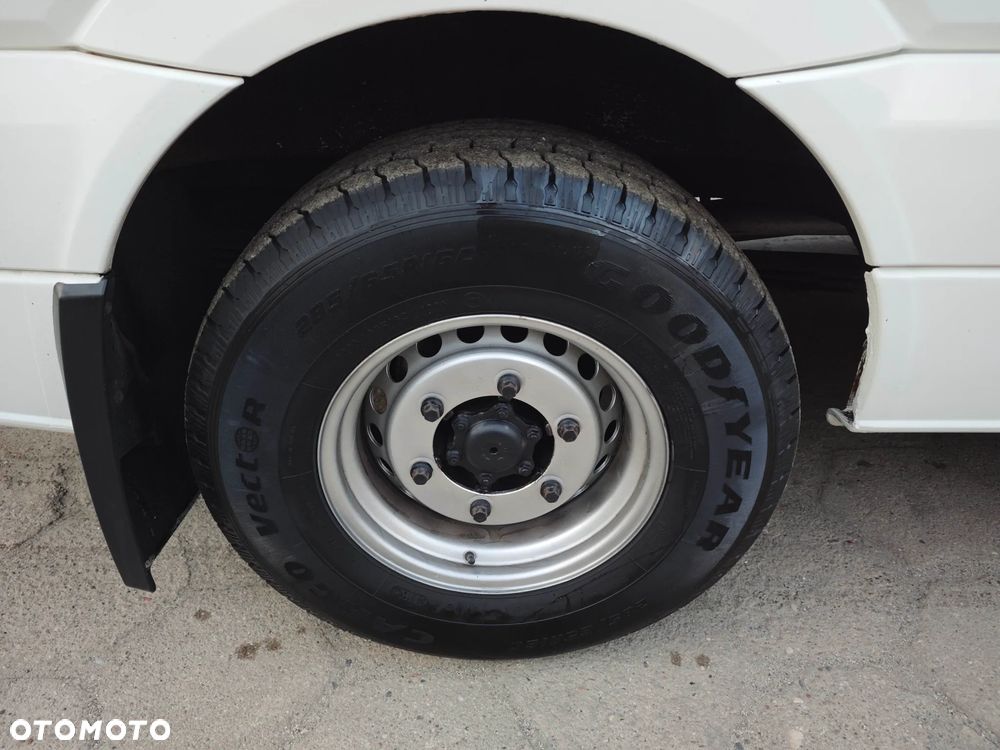Volkswagen Crafter - 11