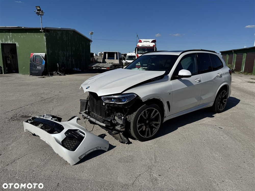 BMW X5 M50i - 7