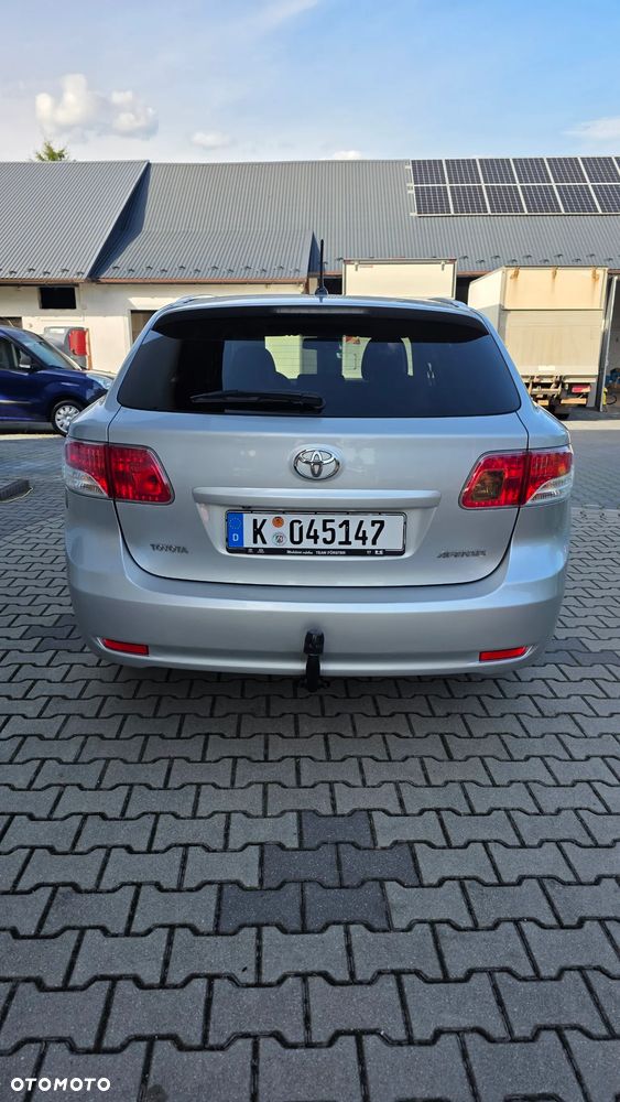 Toyota Avensis 2.0 Executive - 4