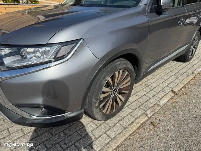Mitsubishi Outlander 2.0 Kaiteki CVT - 9