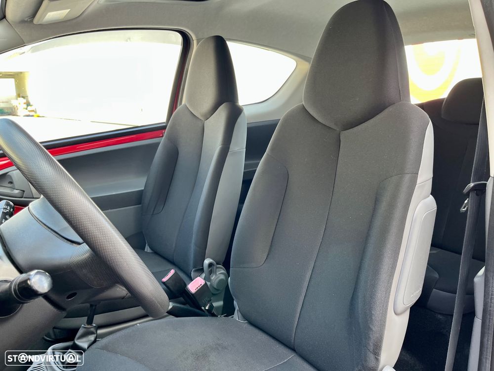Toyota Aygo 1.0 Red Edition - 20