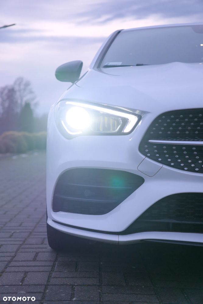 Mercedes-Benz CLA 180 AMG Line - 18