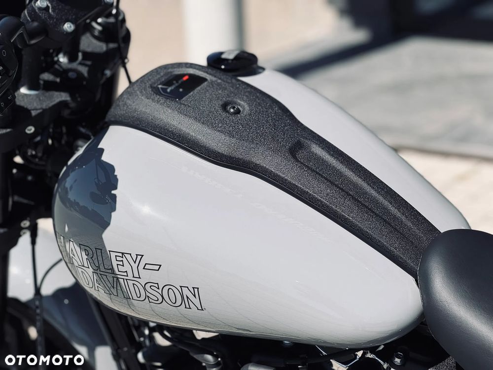 Harley-Davidson Softail Low Rider - 19