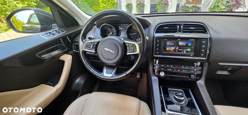 Jaguar F-Pace - 24