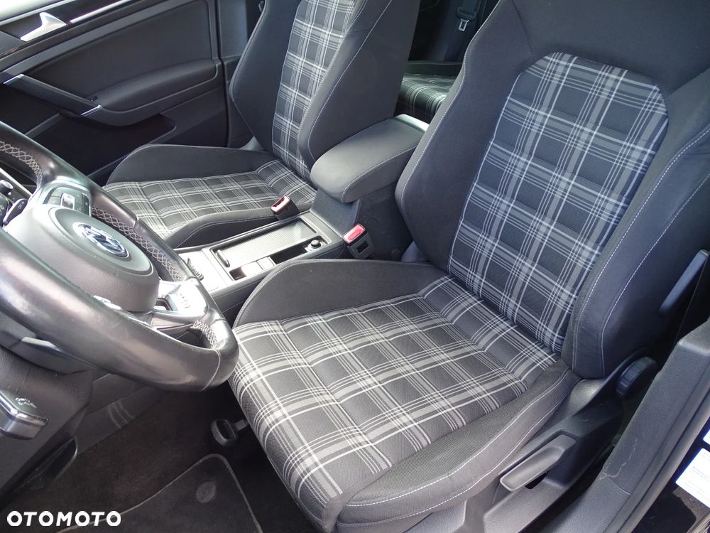 Volkswagen Golf 2.0 TDI BMT GTD - 27