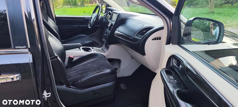 Lancia Voyager - 18