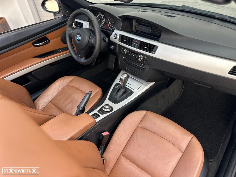 BMW 330 i Auto - 14