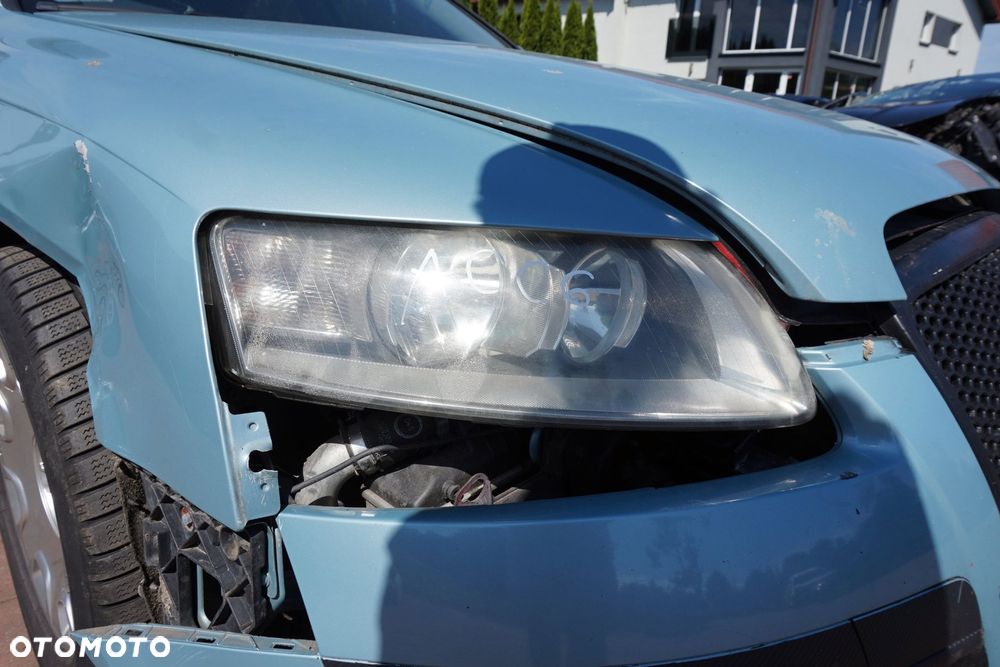 LAMPA PRZEDNIA PRAWA A6 C6  AUDI 2004-2008 - 1