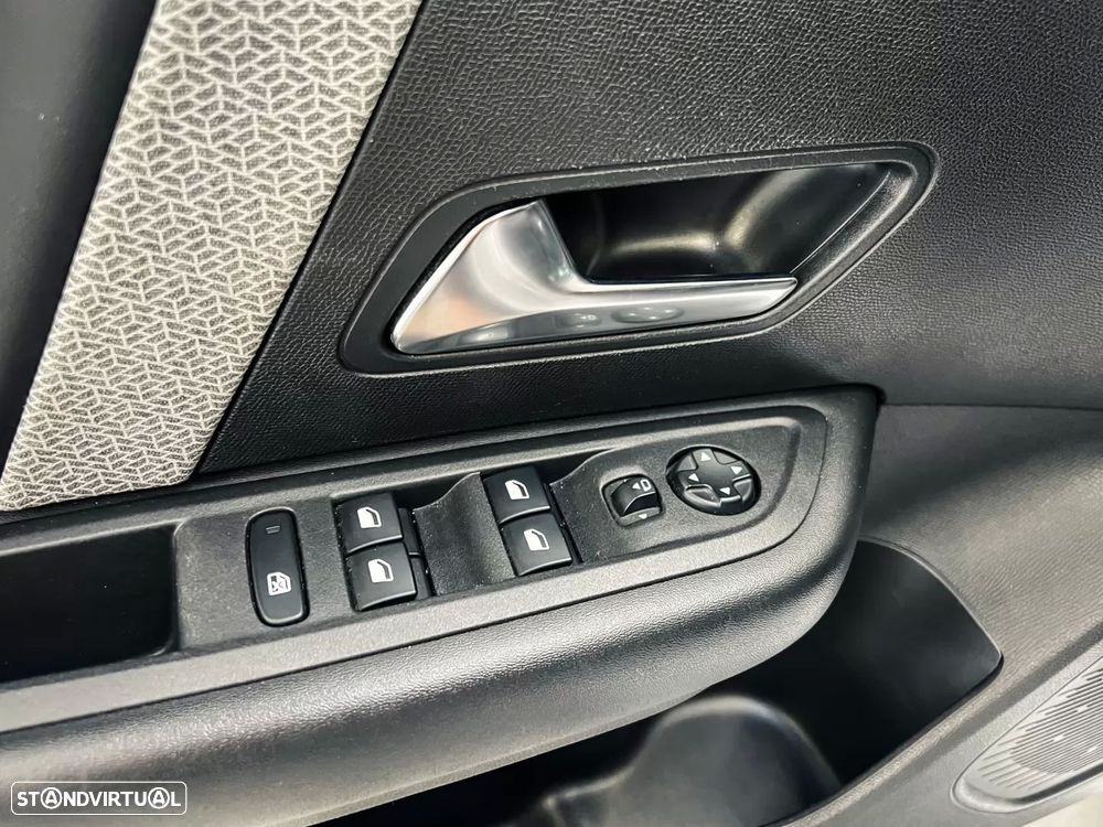 Citroën C4 PureTech 130 Stop&Start SHINE - 22