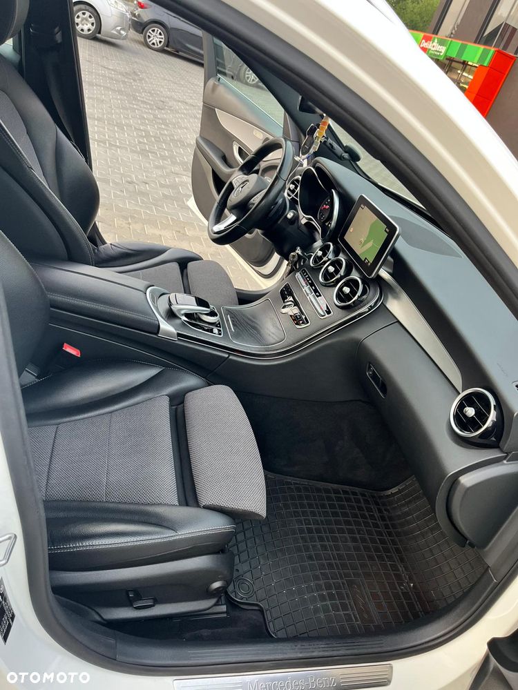 Mercedes-Benz Klasa C 250 d 4-Matic 9G-TRONIC - 11