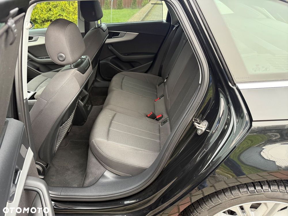 Audi A4 Avant 35 TDI S tronic design - 13