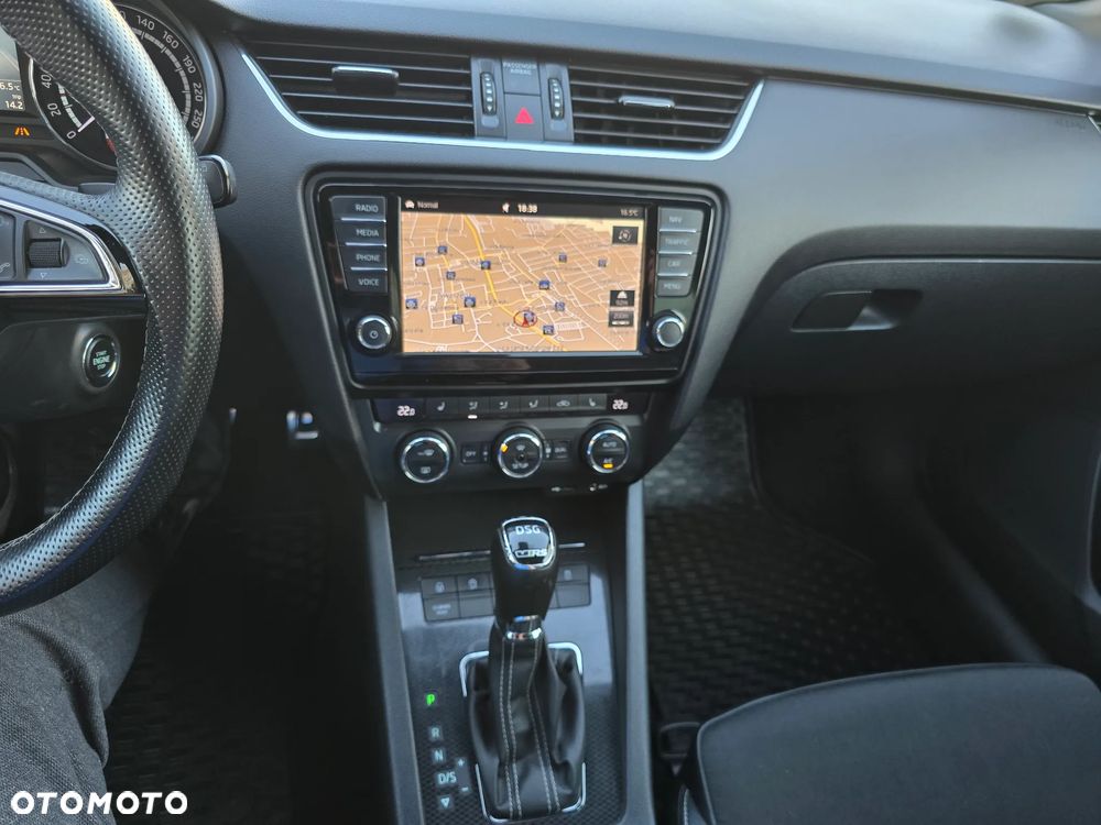 Skoda Octavia 2.0 TDI DSG RS - 21