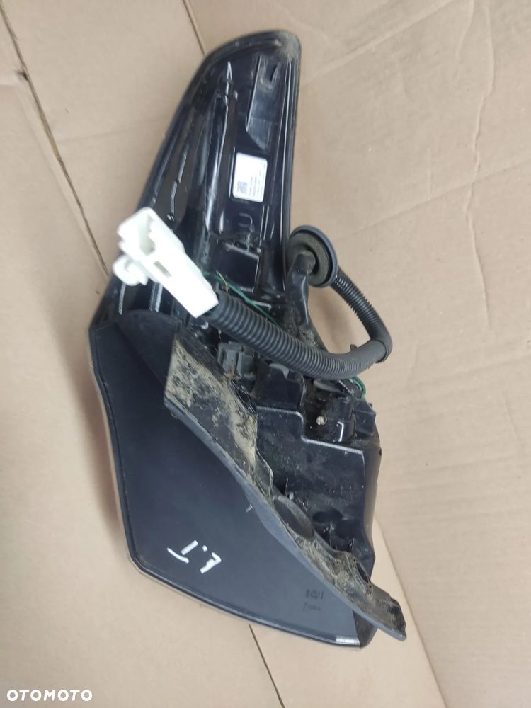 TOYOTA RAV 4 LIFT LAMPA TYŁ LEWA - 4