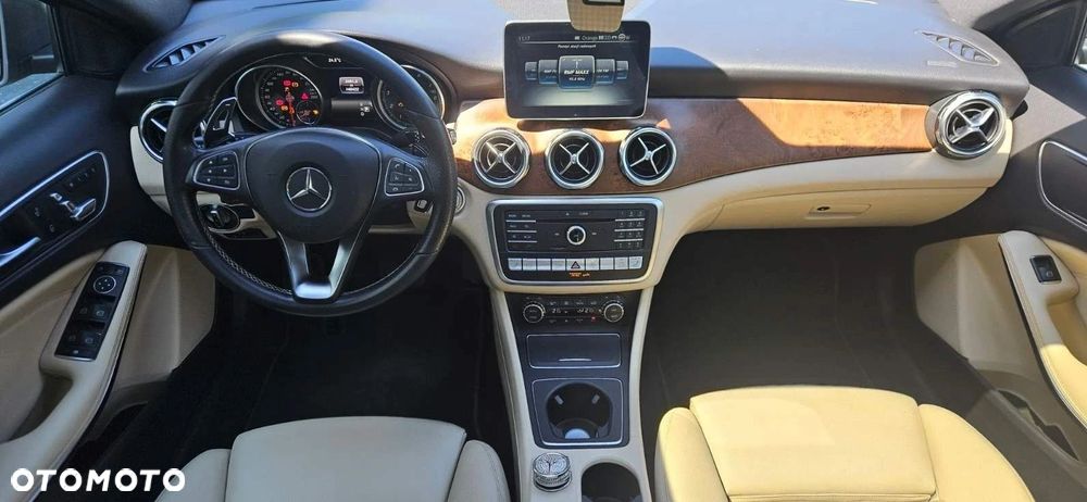 Mercedes-Benz GLA 250 4-Matic - 5