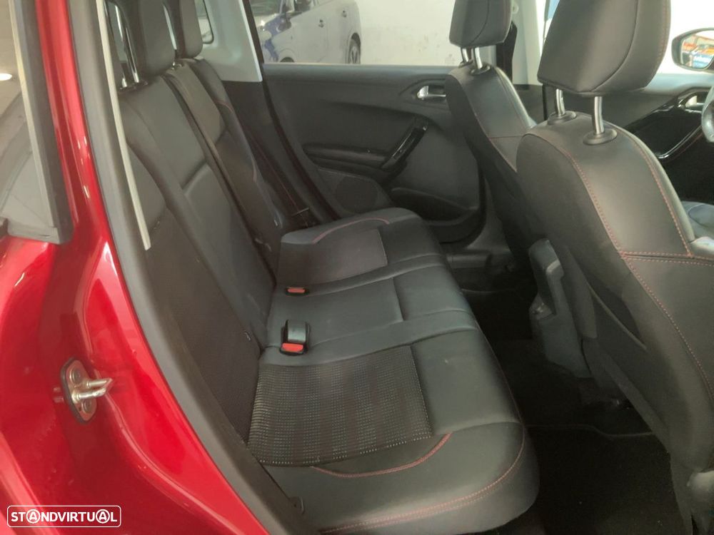 Peugeot 2008 1.2 PureTech GT Line EAT6 - 8