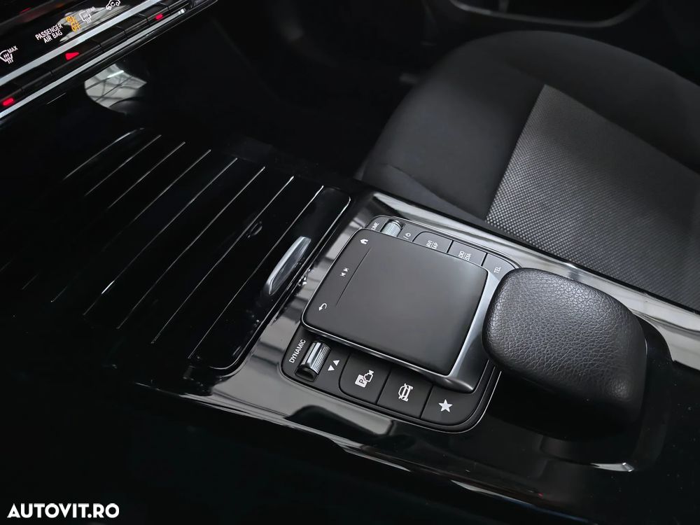 Mercedes-Benz A 180 d Sedan 7G-DCT - 24