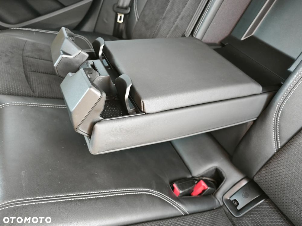 Audi A4 Limousine - 32